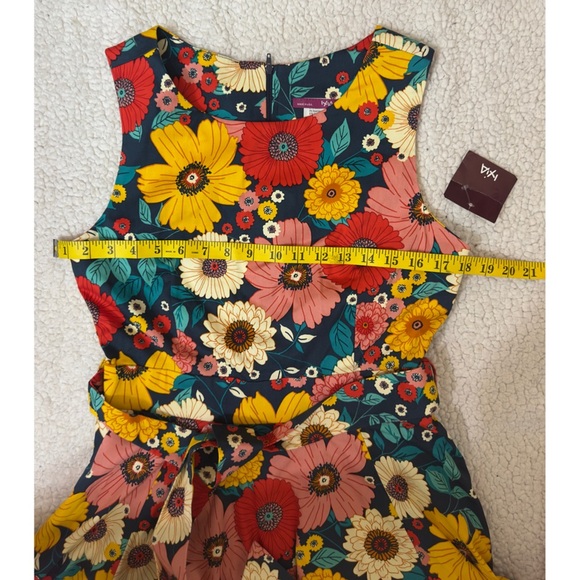 NWT Vibrant Floral Midi Dress - Multicolor - Picture 10 of 11